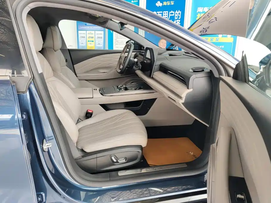 Geely Galaxy Starshine 8 2025 — фото 8