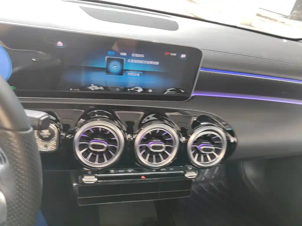 Mercedes-Benz A-Class 2020 — фото 13