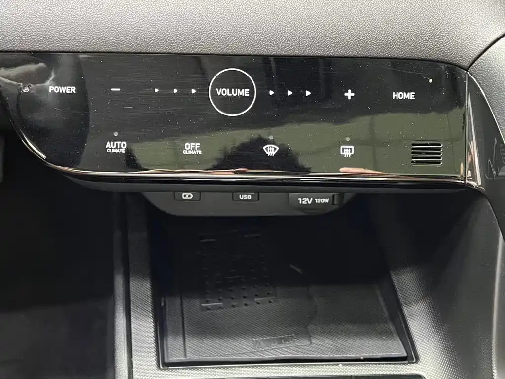 Hyundai Elantra 2022 — фото 17