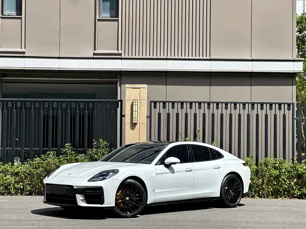 Porsche Panamera 2024