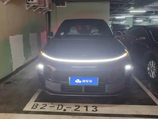 Li Auto L6 2024