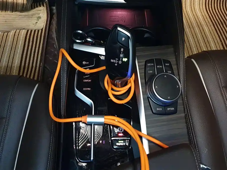 BMW 5 Series 2021 — фото 16