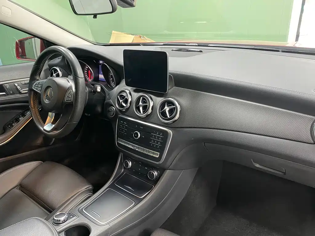 Mercedes-Benz GLA 2017 — фото 14