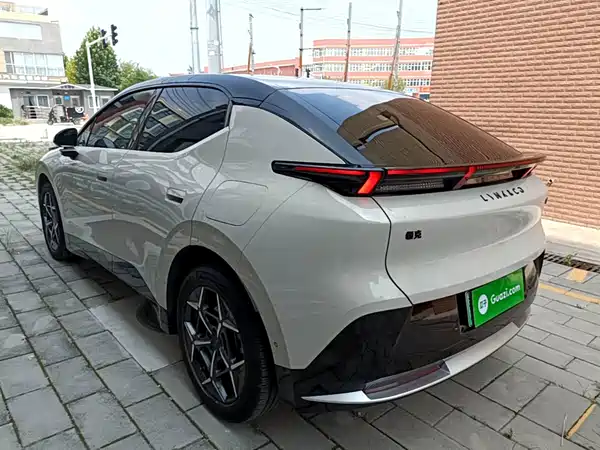 Lynk & Co Z20 2025