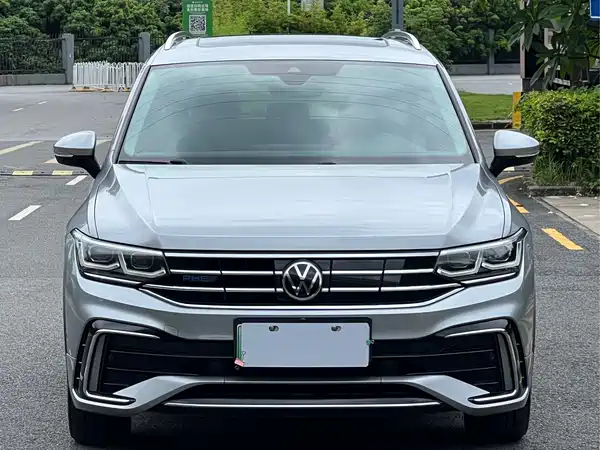 Volkswagen Tiguan L Plug-In Hybrid 2021
