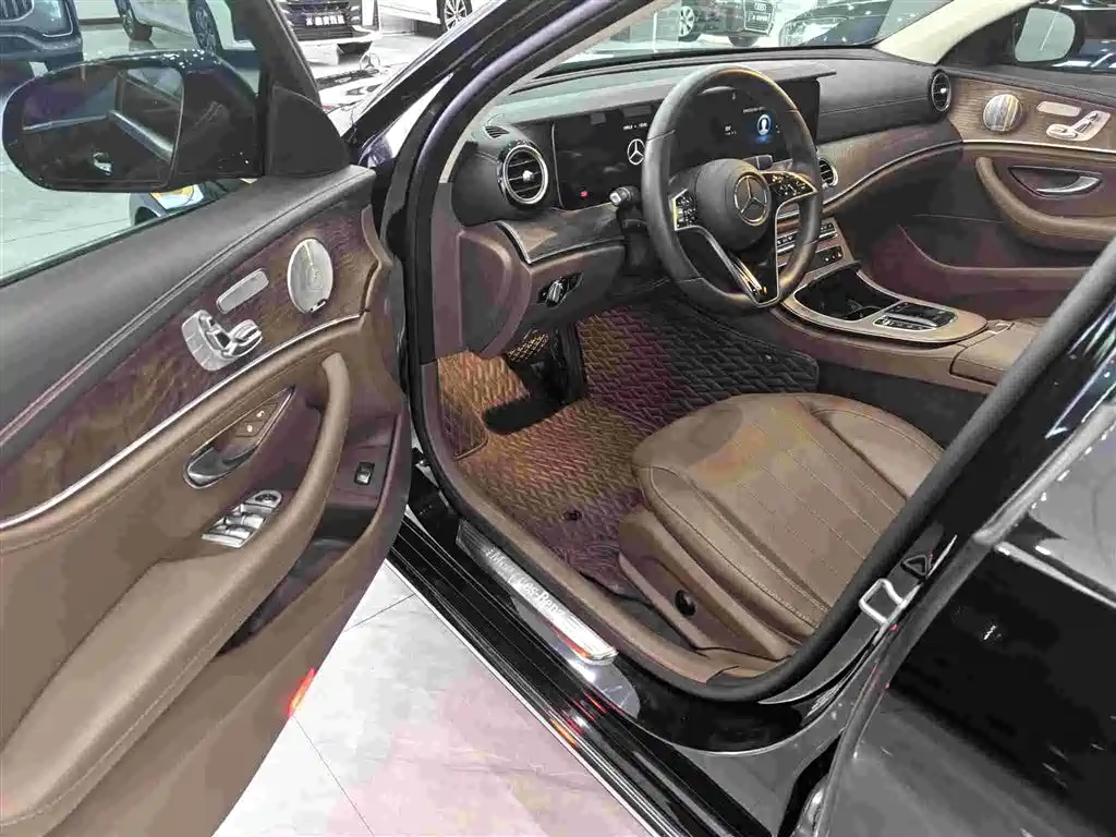 Mercedes-Benz E-Class 2023 — фото 5