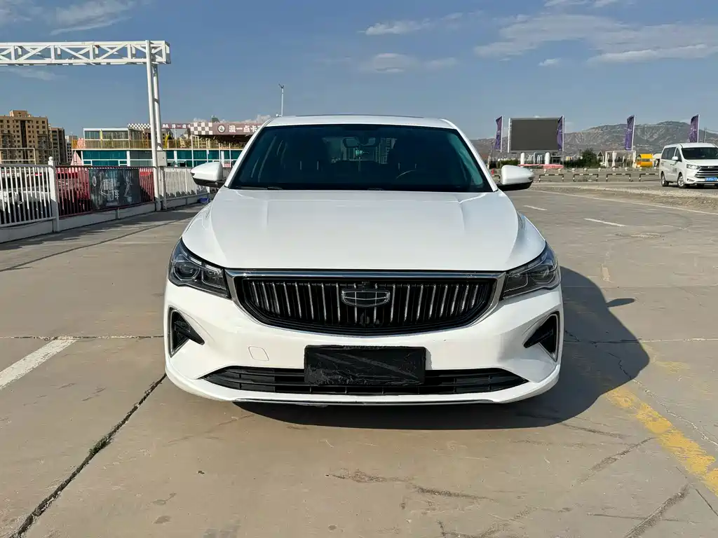 Geely Emgrand 2023