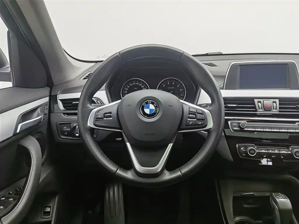 BMW X1 2016 — фото 11