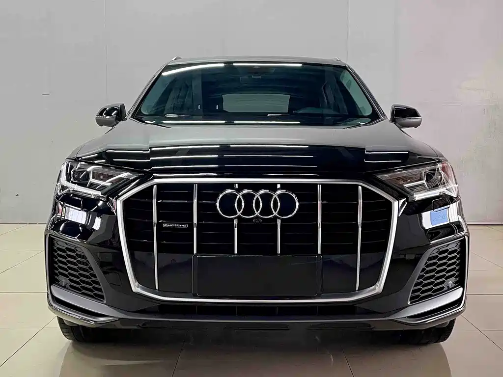 Audi Q7 2023 — фото 1