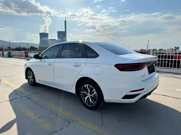 Geely Emgrand 2023