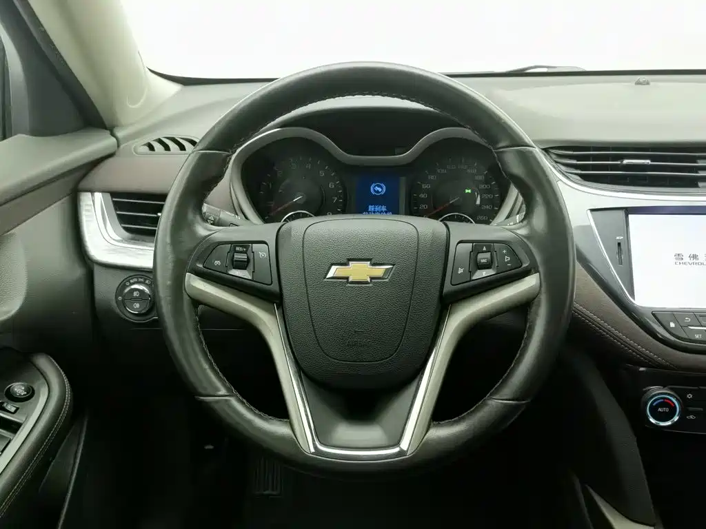 Chevrolet Malibu 2017 — фото 11