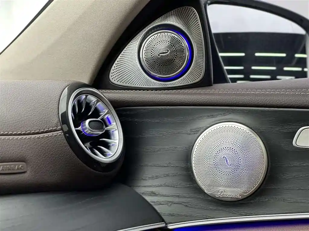 Mercedes-Benz E-Class 2023 — фото 13