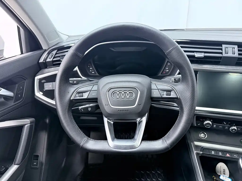 Audi Q3 2022 — фото 14