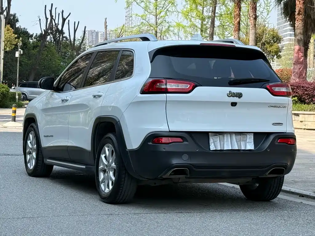 Jeep Cherokee 2017 — фото 5