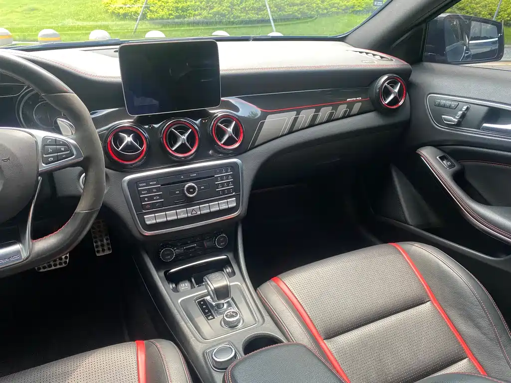 Mercedes-Benz GLA AMG 2020 — фото 12
