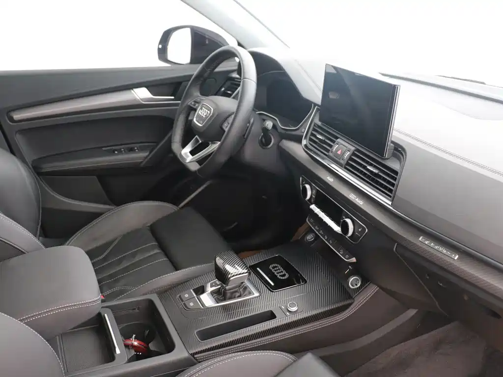 Audi Q5L 2022 — фото 12