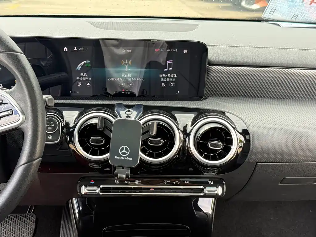 Mercedes-Benz A-Class 2022 — фото 12