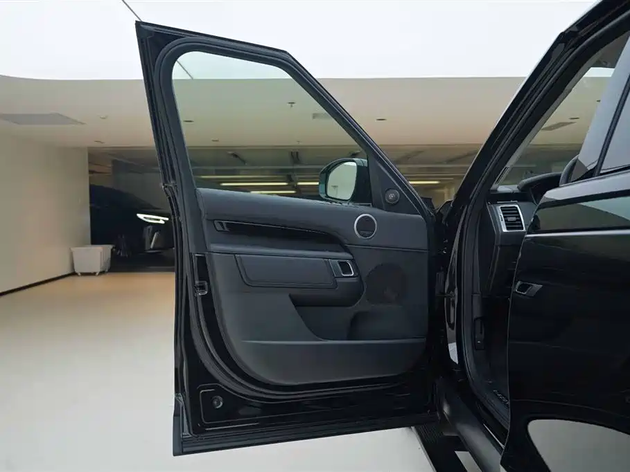 Land Rover Discovery 2025 — фото 17