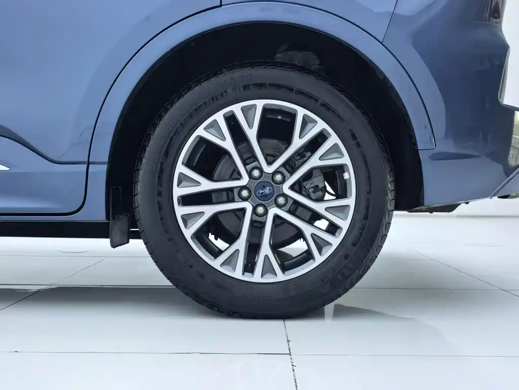 Ford Edge 2022 — фото 26