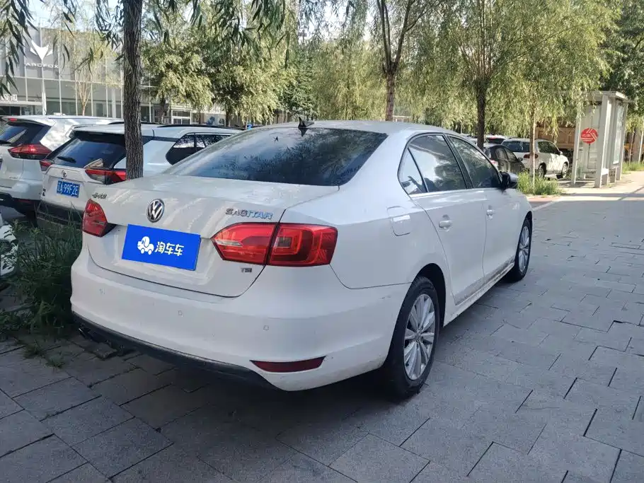 Volkswagen Sagitar 2014