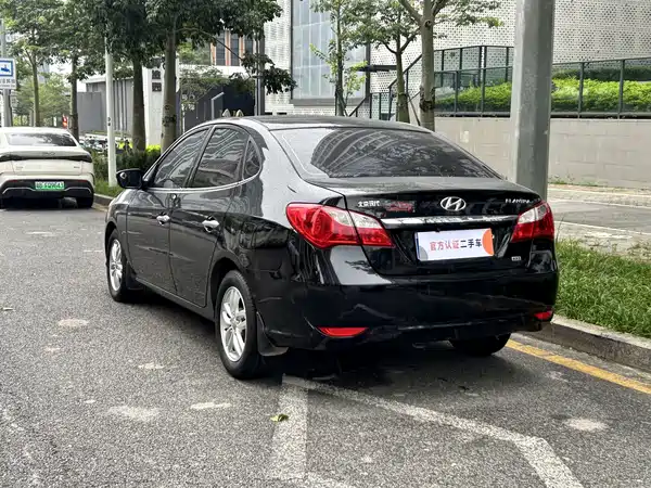 Hyundai Yuedong 2012