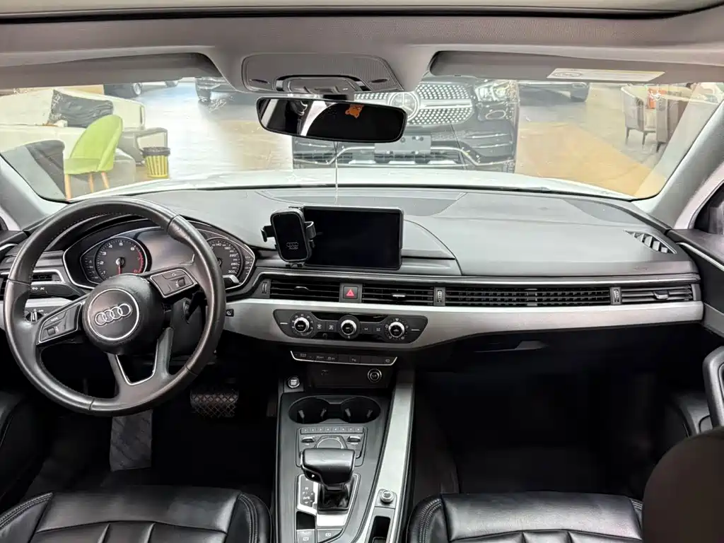 Audi A4L 2018