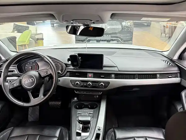Audi A4L 2018