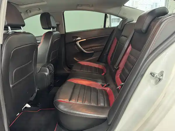 Buick Regal 2011