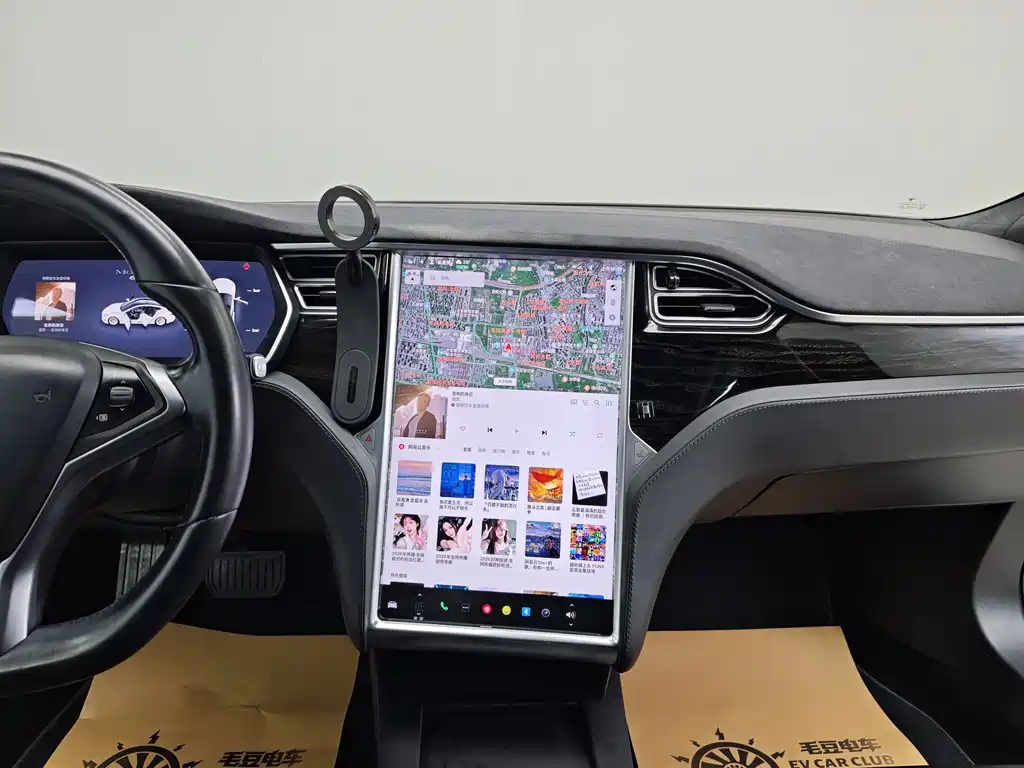 Tesla Model S 2017 — фото 15