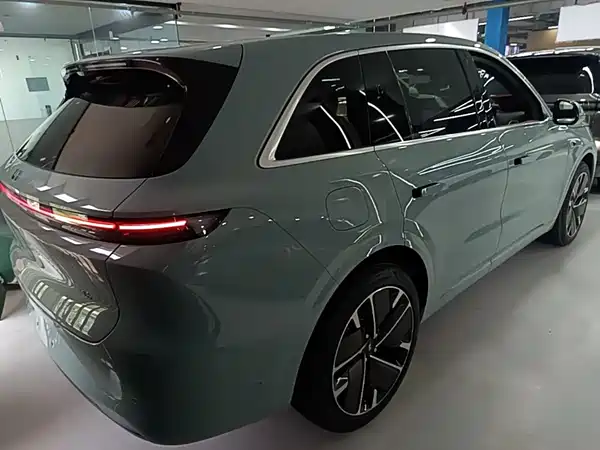 Li Auto L6 2025