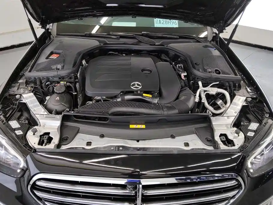 Mercedes-Benz E-Class 2023 — фото 10