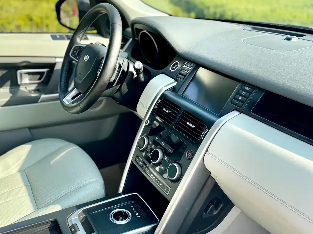 Land Rover Discovery Sport 2016 — фото 18