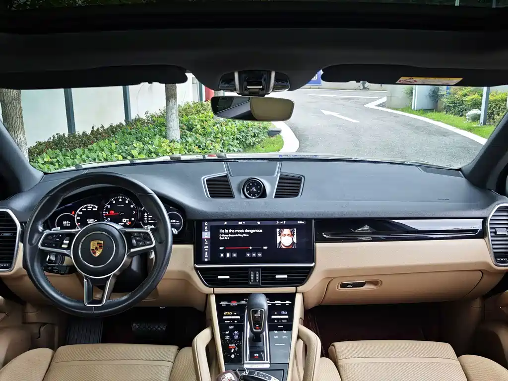 Porsche Cayenne 2018 — фото 9