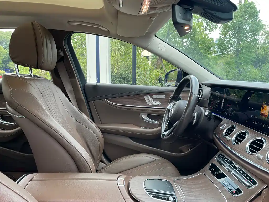 Mercedes-Benz E-Class 2022 — фото 15
