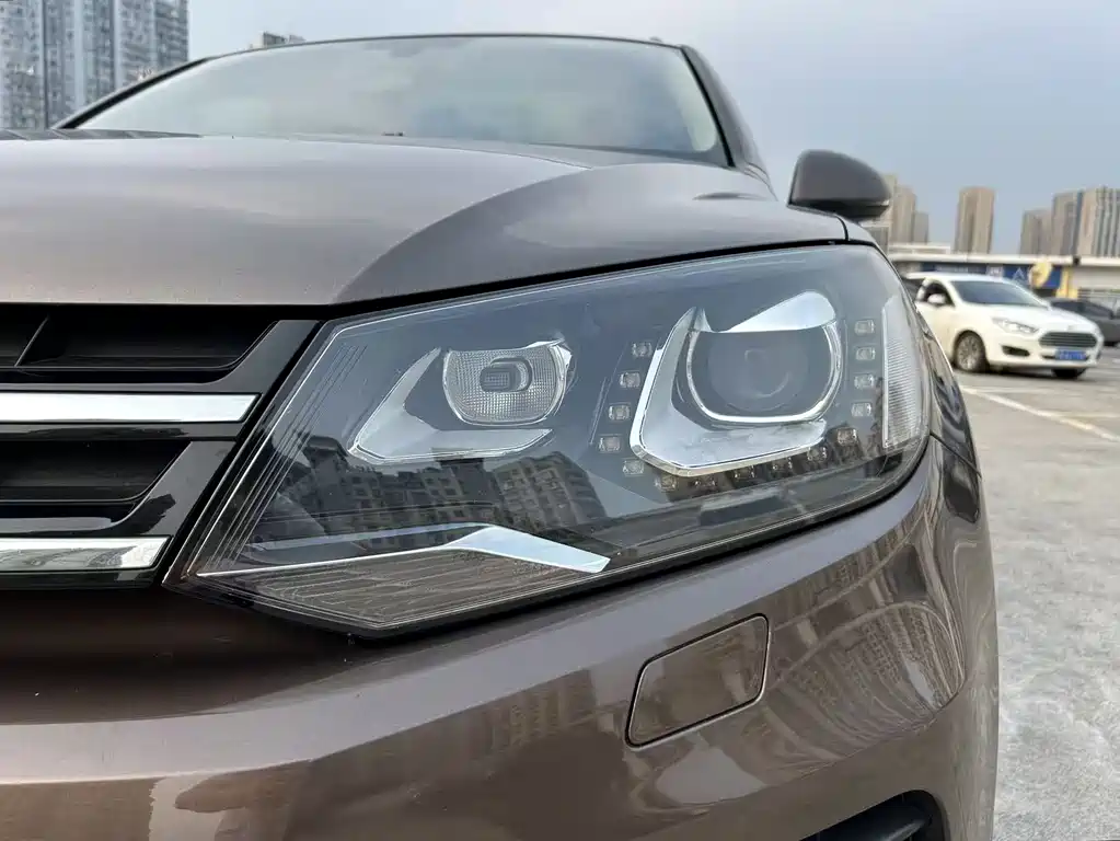 Volkswagen Touareg 2015 — фото 13