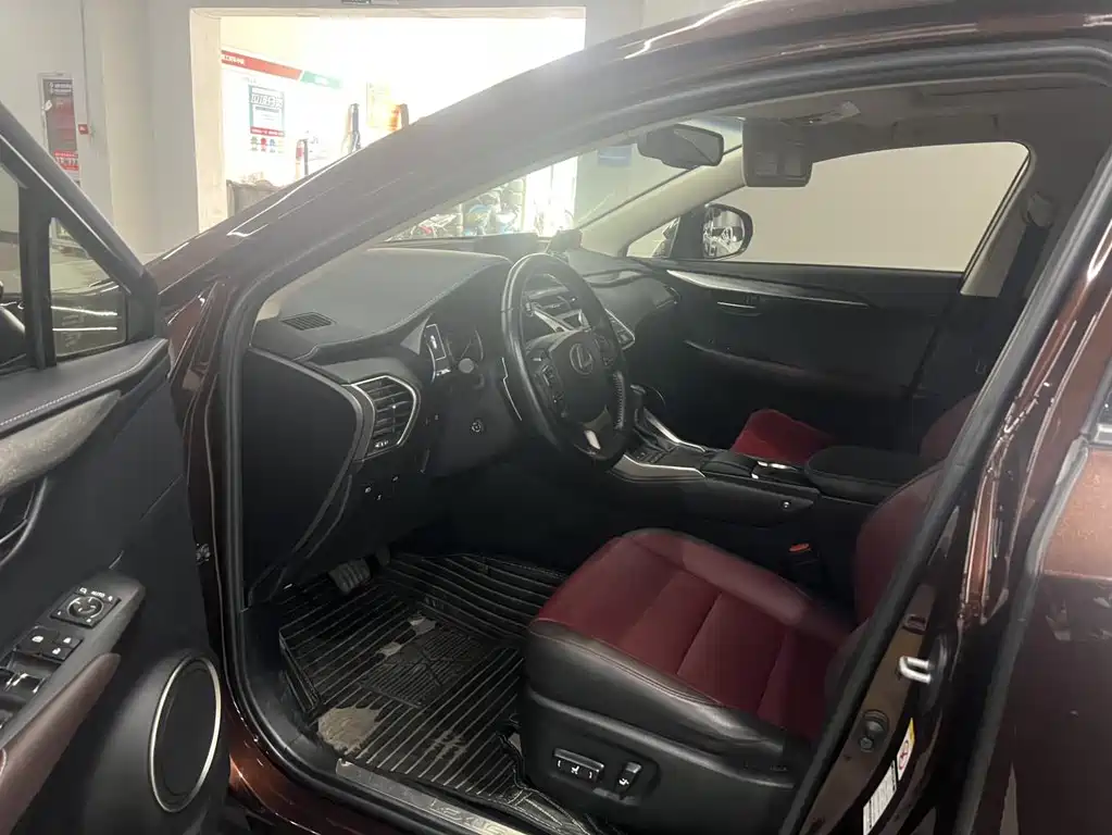 Lexus NX 2018