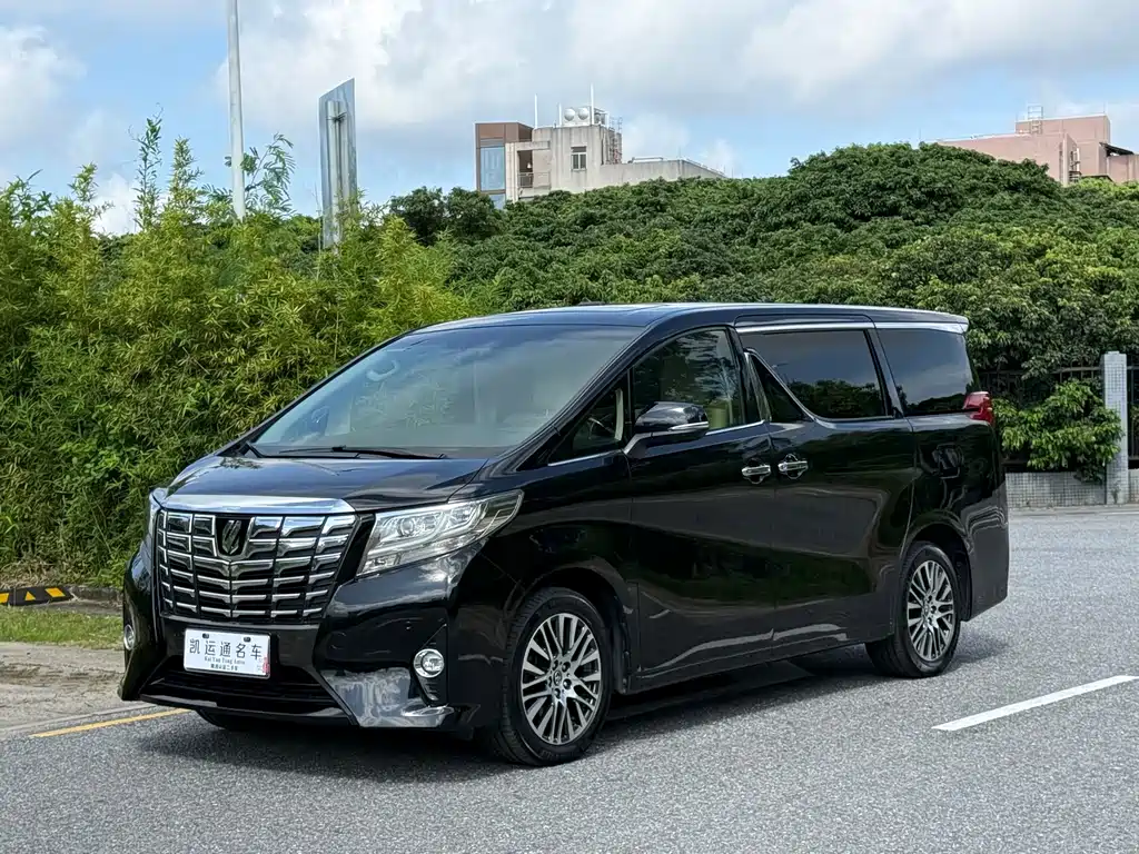 Toyota Alphard 2017 — фото 2