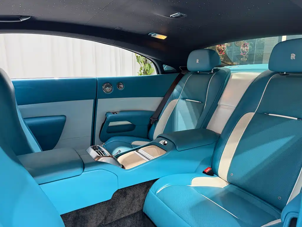 Rolls-Royce Phantom 2021 — фото 12