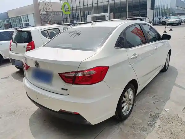 Changan Yuexiang V7 2015