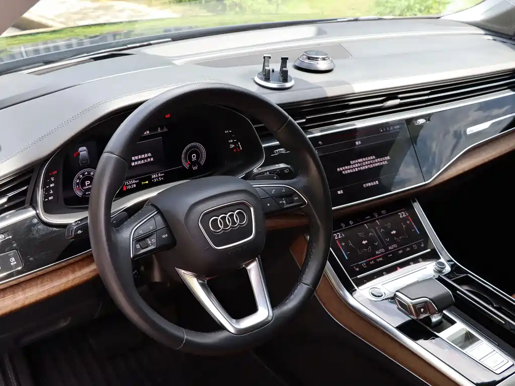Audi Q7 2021 — фото 13