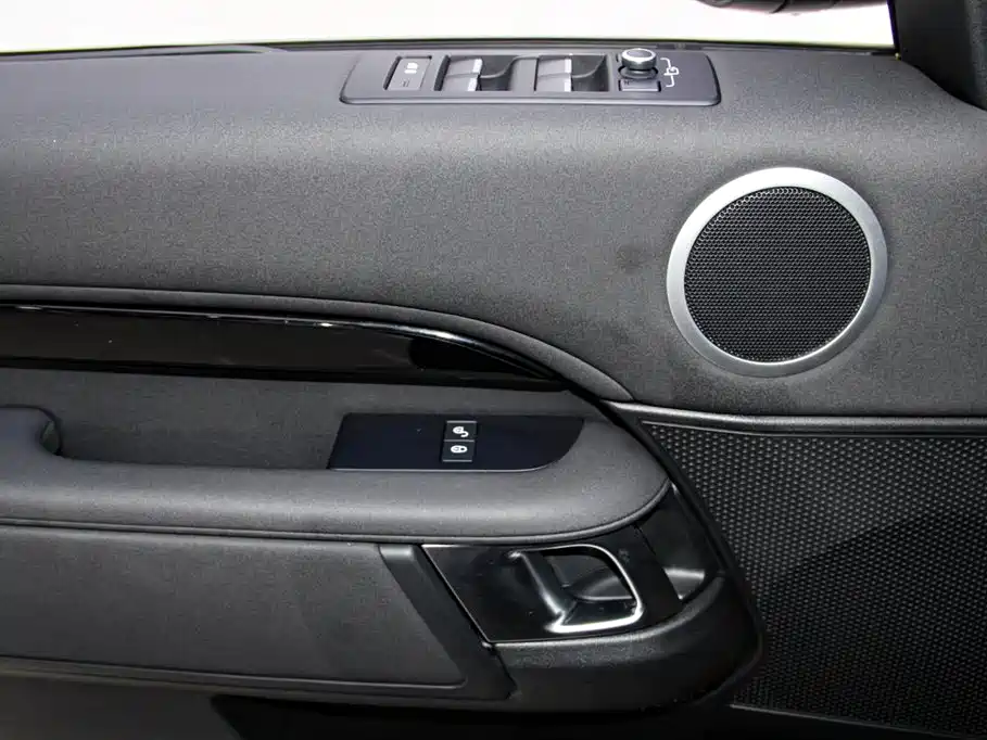 Land Rover Discovery 2021 — фото 16