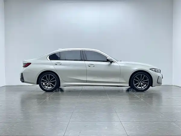 BMW 3 Series 2023