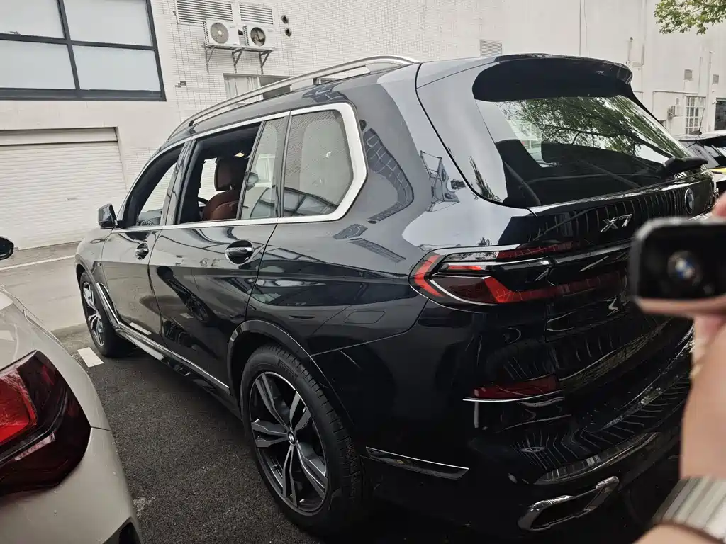 BMW X7 2025 — фото 19