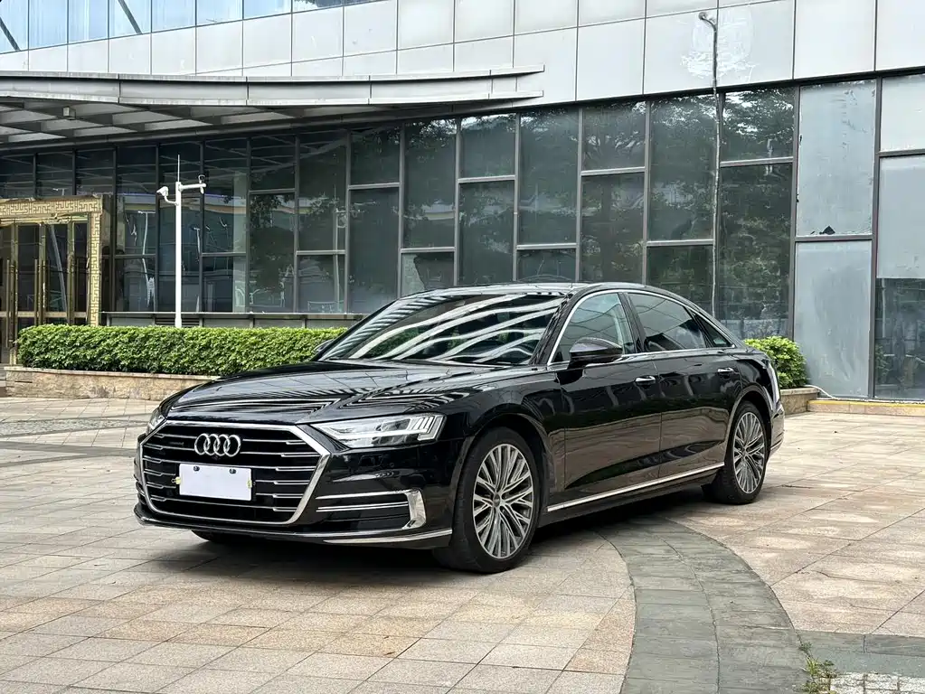 Audi A8 2020 — фото 1