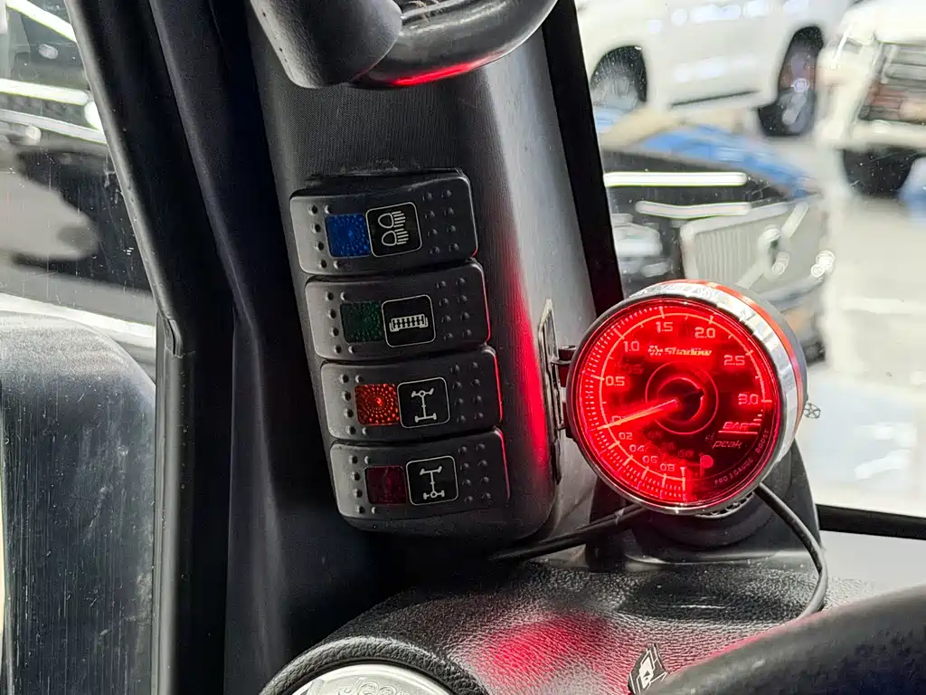 Jeep Wrangler 2015 — фото 23