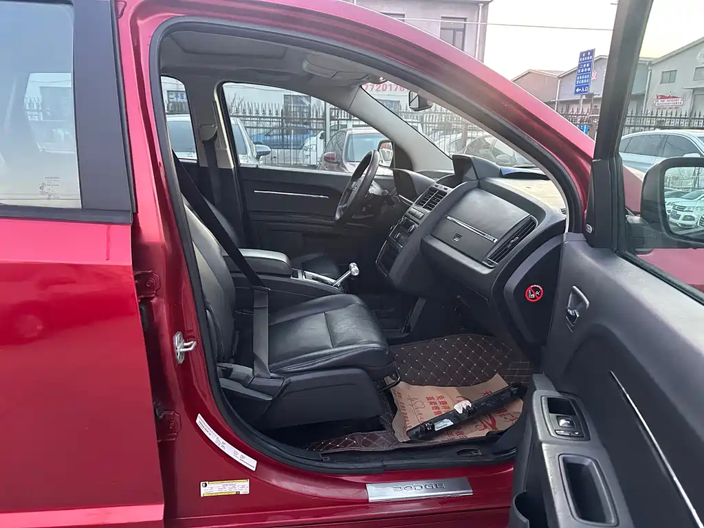 Dodge Journey 2011 — фото 13