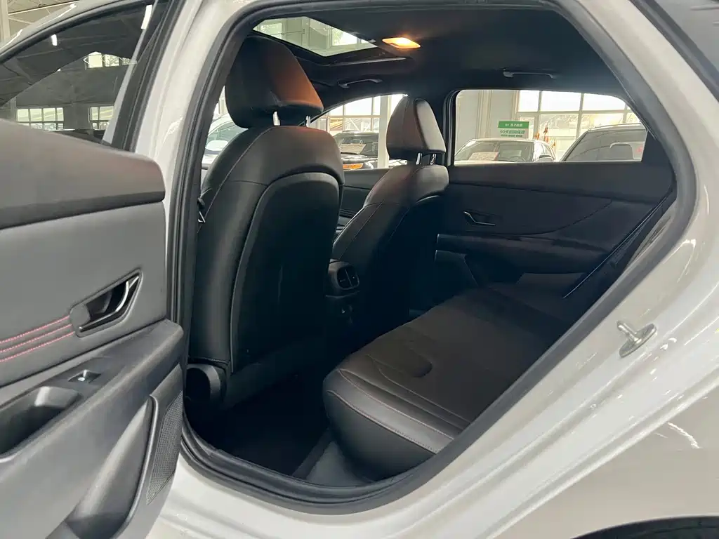 Hyundai Elantra 2022