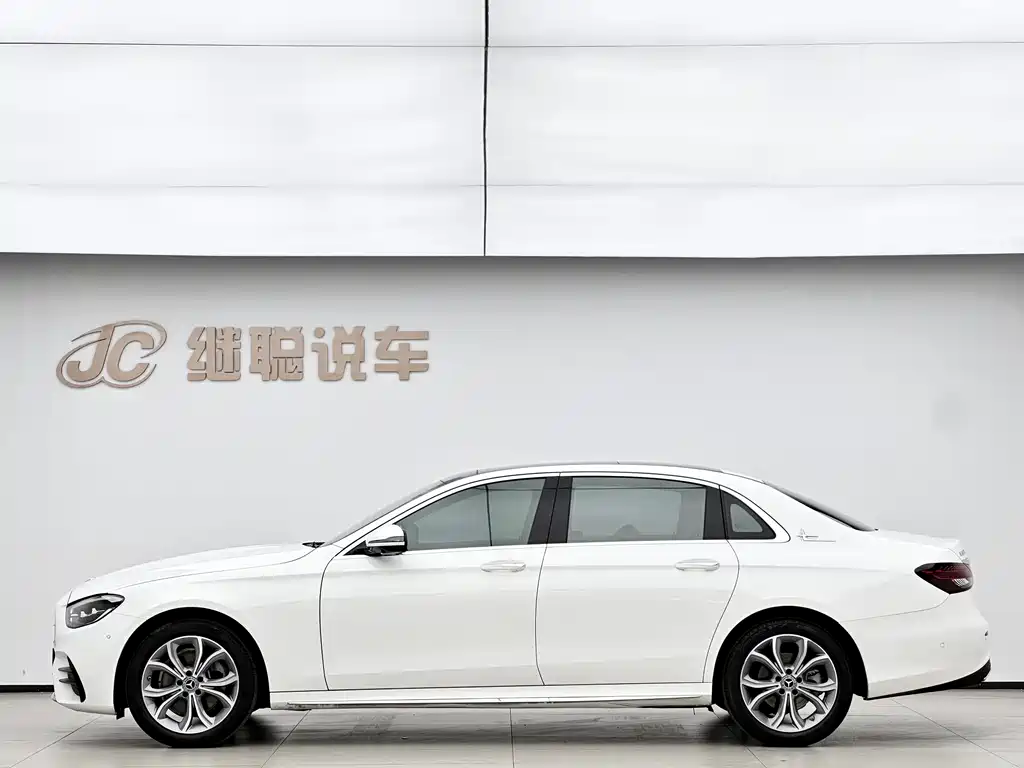 Mercedes-Benz E-Class 2021 — фото 16