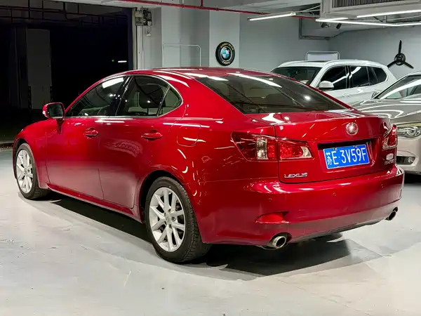 Lexus IS 2012