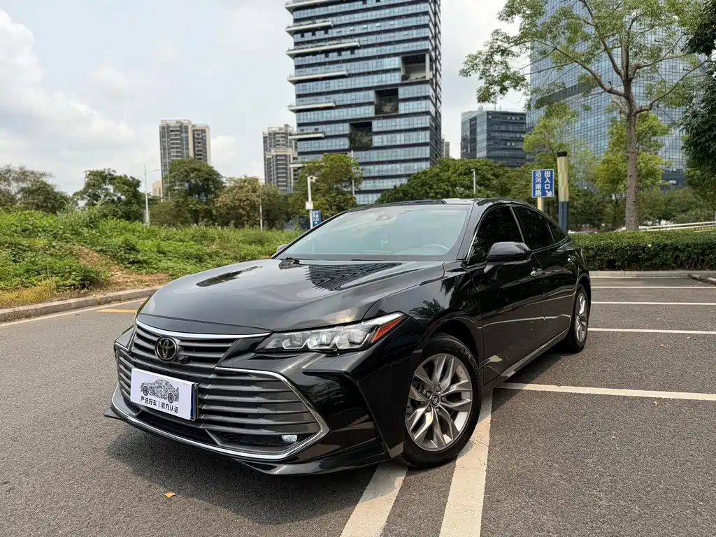 Toyota Avalon 2022 — фото 1